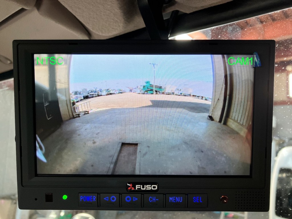 液晶バックモニター付きです。|三菱 キャンター 2RG-FEB50(2WD)の写真21