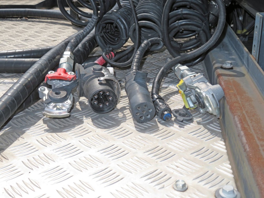 UDトラックス クオン 2PG-GK5AABの写真9