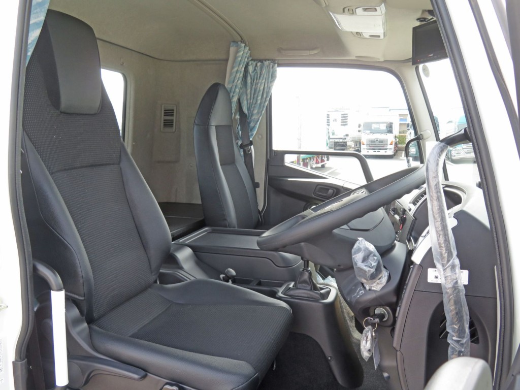 三菱 ファイター 2KG-FK62F(2WD)の写真6