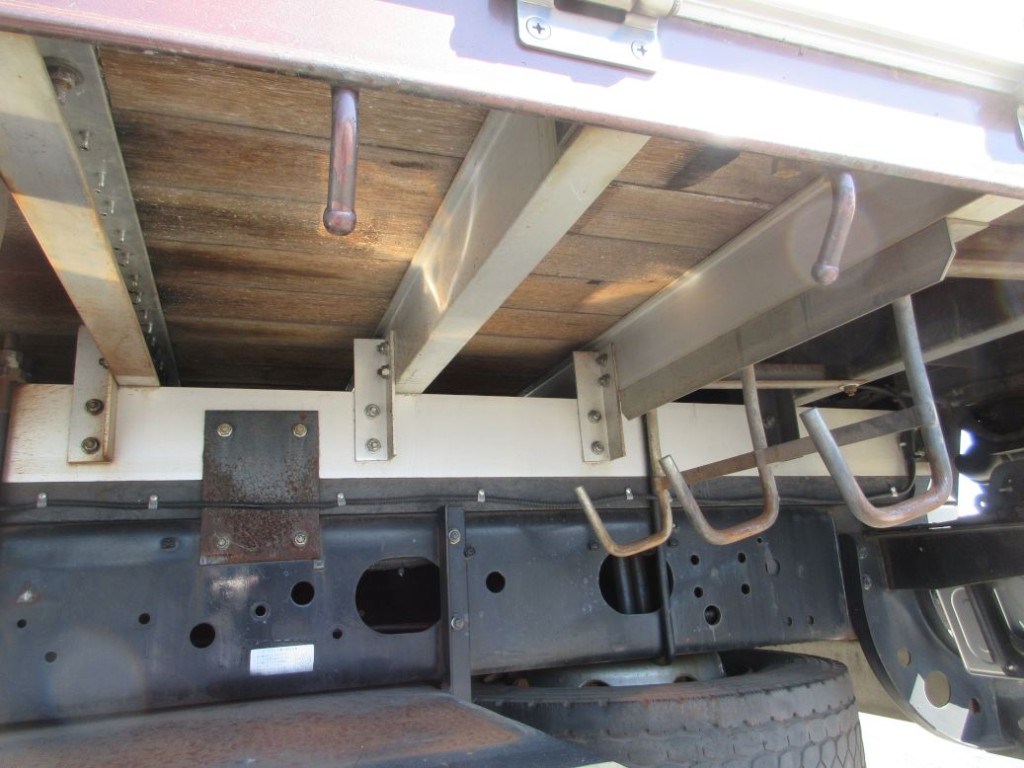 シャーシとネタの状態です。（ネタはアルミ製です）|三菱 ファイター QKG-FK62FZの写真7