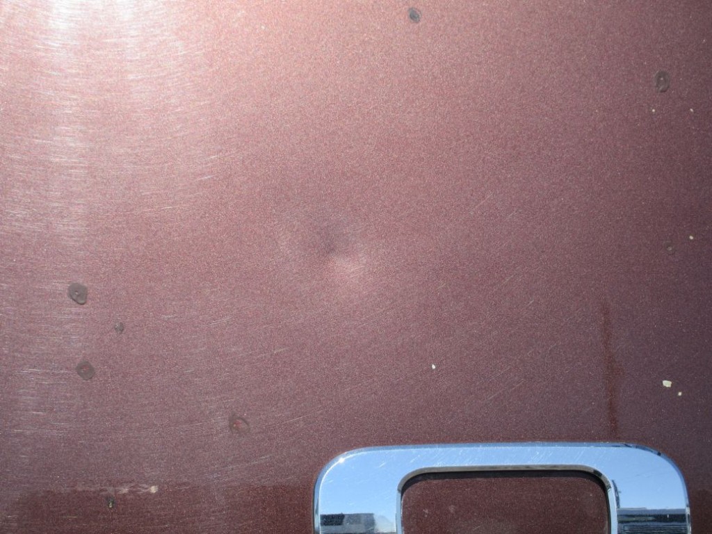 フロントパネルにキズ・ヘコミ・タッチアップ跡があります。|三菱 ファイター QKG-FK62FZの写真25