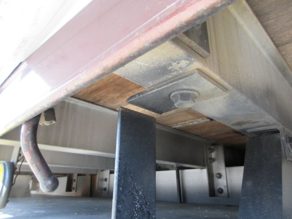 運転席側物入ステーが折れています。|三菱 ファイター QKG-FK62FZの写真36