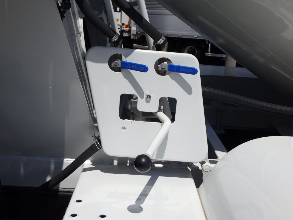 三菱 ファイター 2KG-FK72F(2WD)の写真10