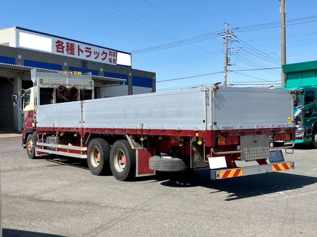 いすゞ ギガ 2PG-CYZ77Cの写真3