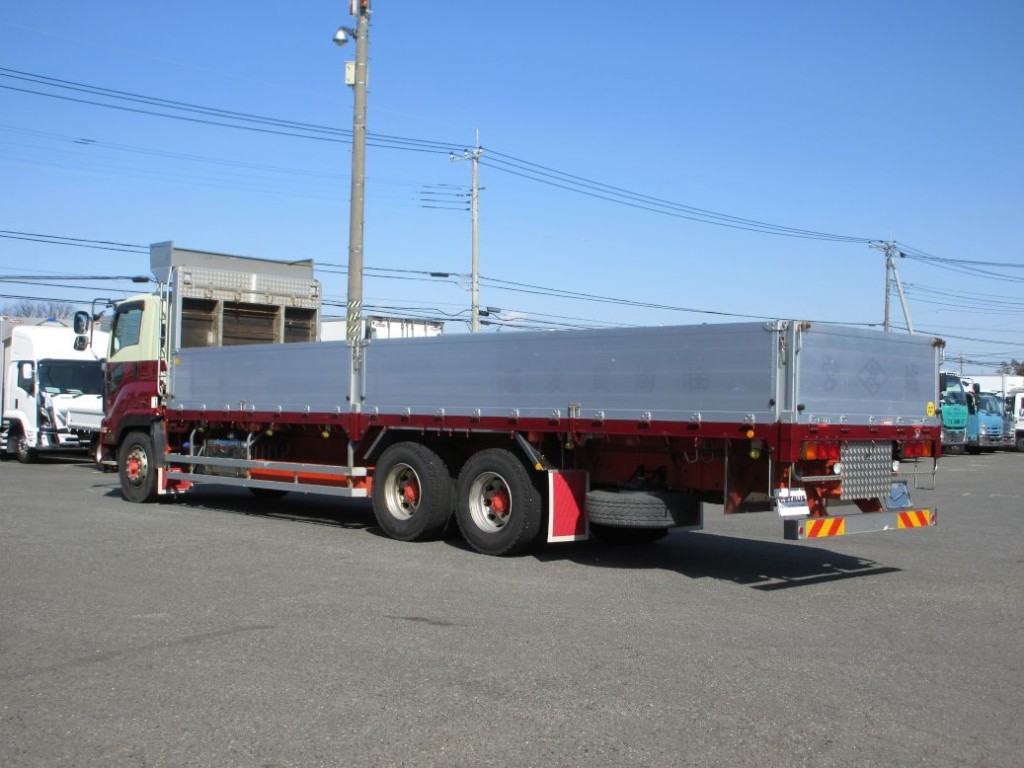 いすゞ ギガ 2PG-CYZ77Cの写真3