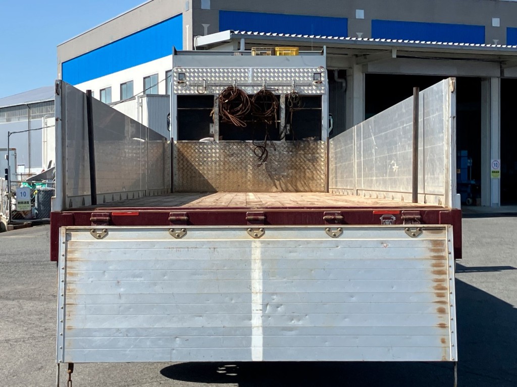 いすゞ ギガ 2PG-CYZ77Cの写真8