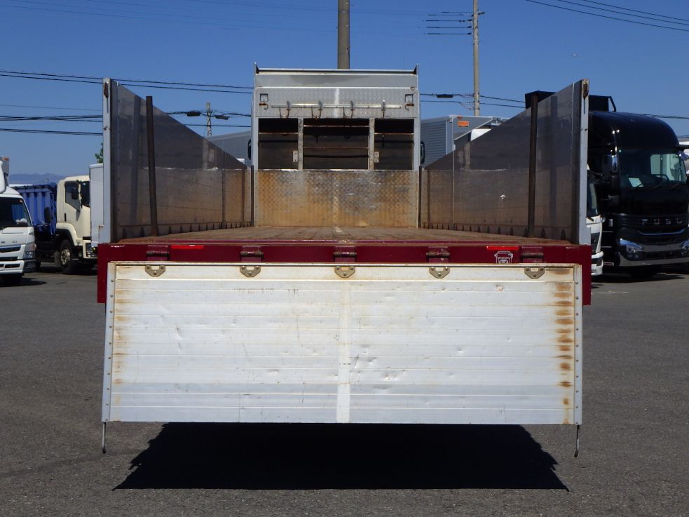 荷台全体の状態です。|いすゞ ギガ 2PG-CYZ77Cの写真9