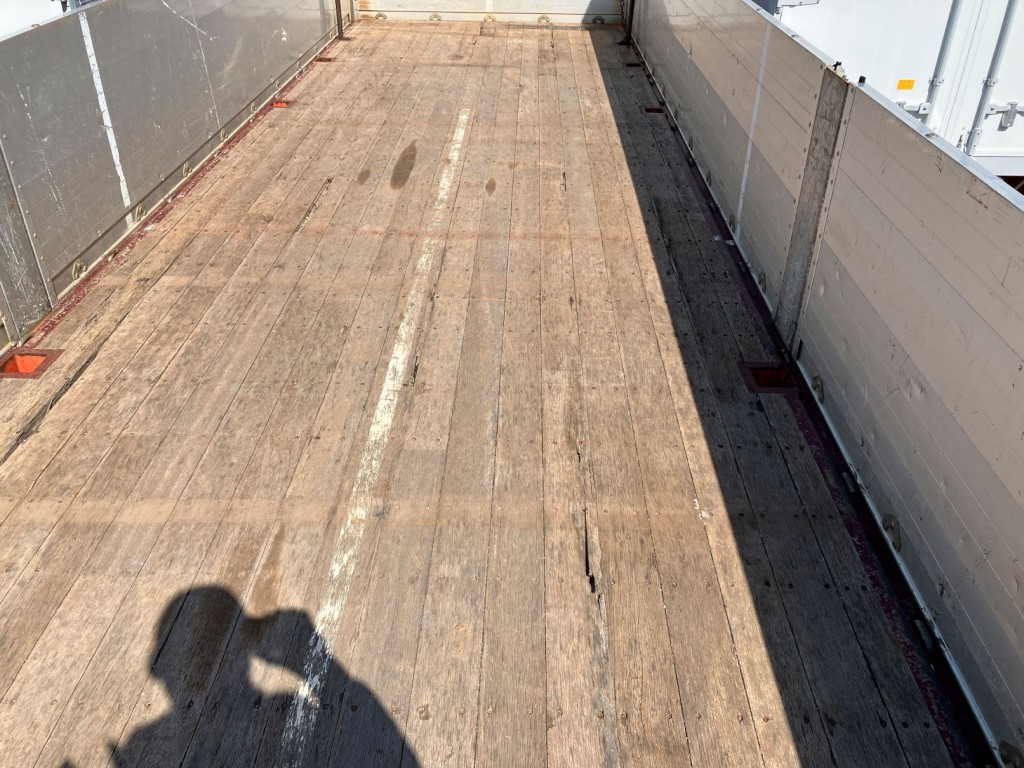 いすゞ ギガ 2PG-CYZ77Cの写真12