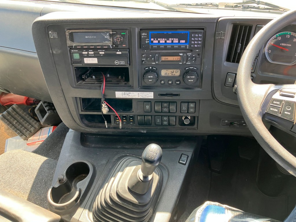 いすゞ ギガ 2PG-CYZ77Cの写真17