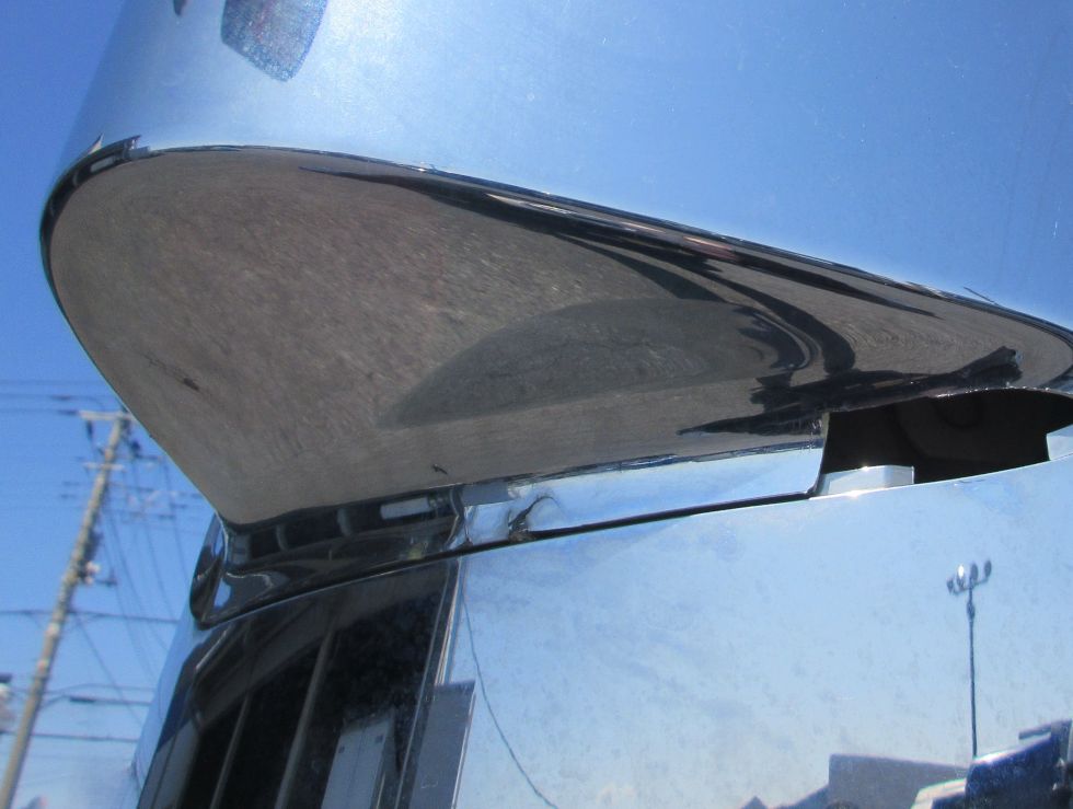 助手席側ミラーステーカバーに割れがあります。|いすゞ ギガ 2PG-CYZ77Cの写真27