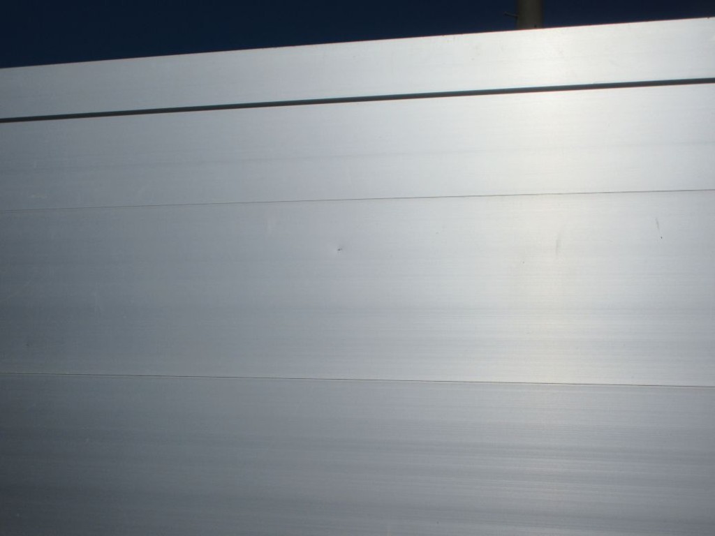 左右のアオリに軽いヘコミがあります。|いすゞ ギガ 2PG-CYZ77Cの写真29