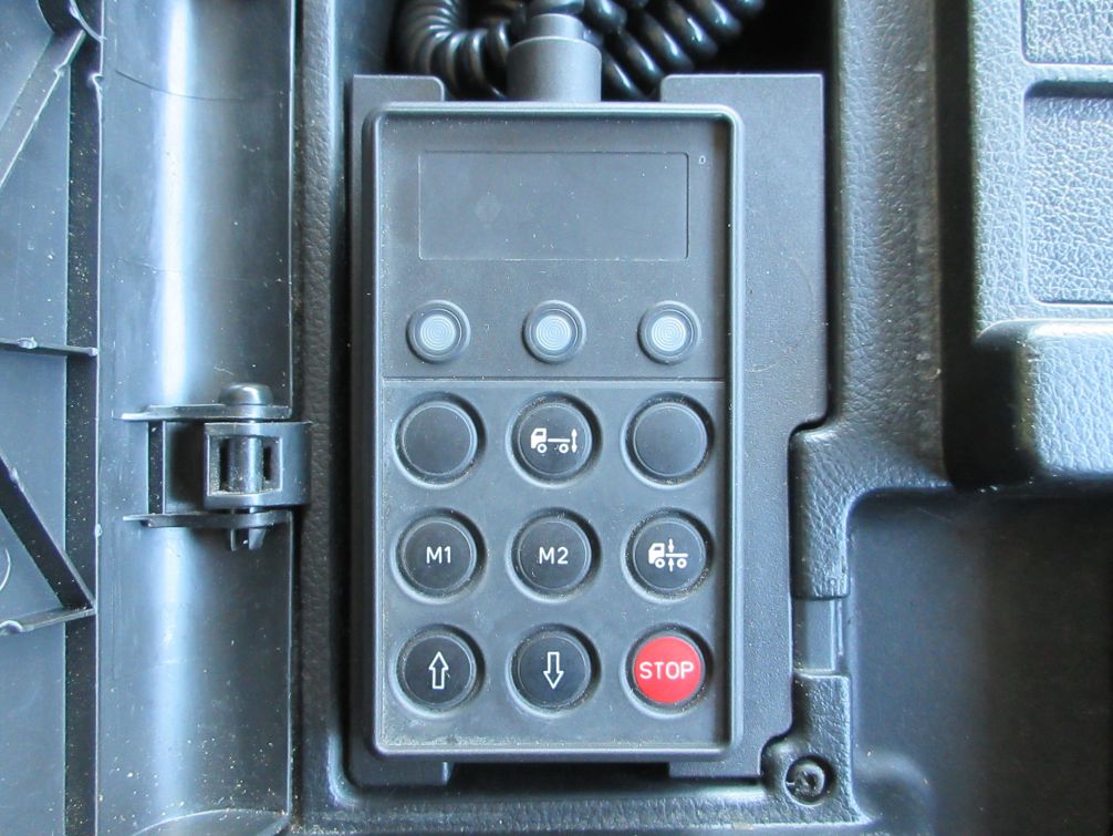 エアサスのコントローラーです。|日野 プロフィア QPG-SH1EDDGの写真16