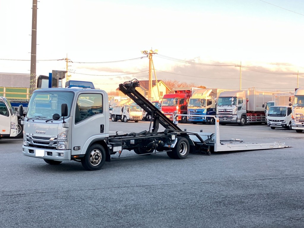 いすゞ エルフ 2RG-NPR88AN(2WD)の写真1