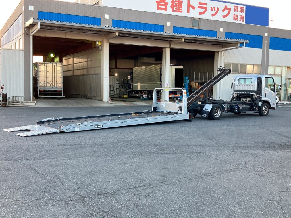 いすゞ エルフ 2RG-NPR88AN(2WD)の写真4