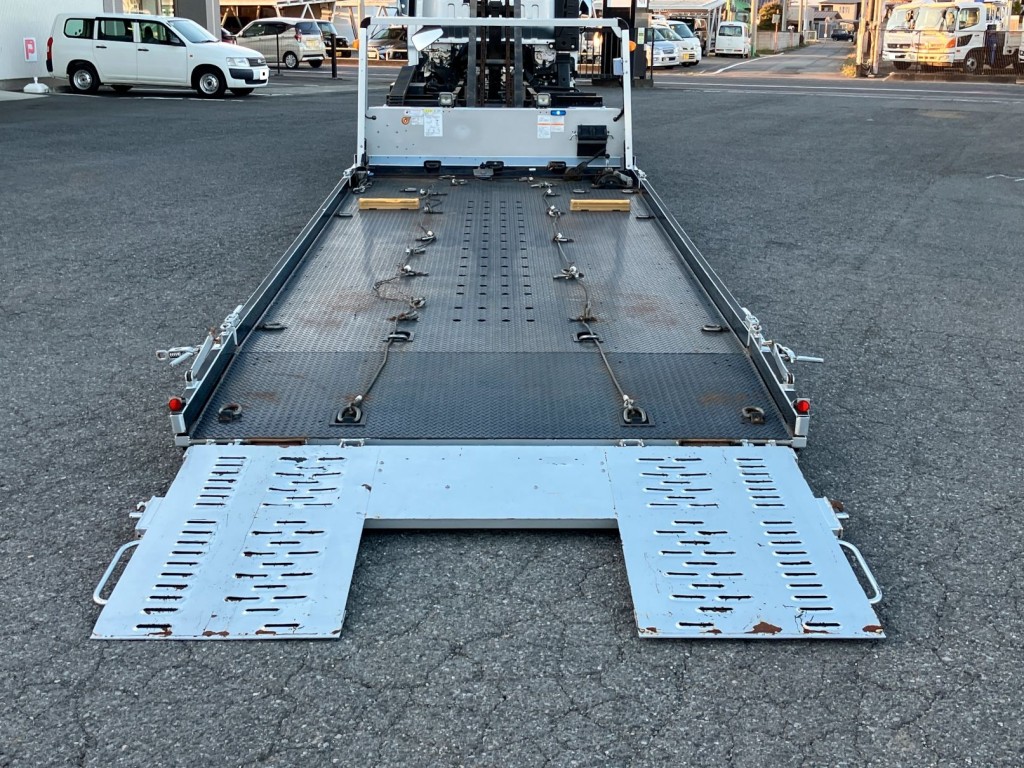 いすゞ エルフ 2RG-NPR88AN(2WD)の写真6