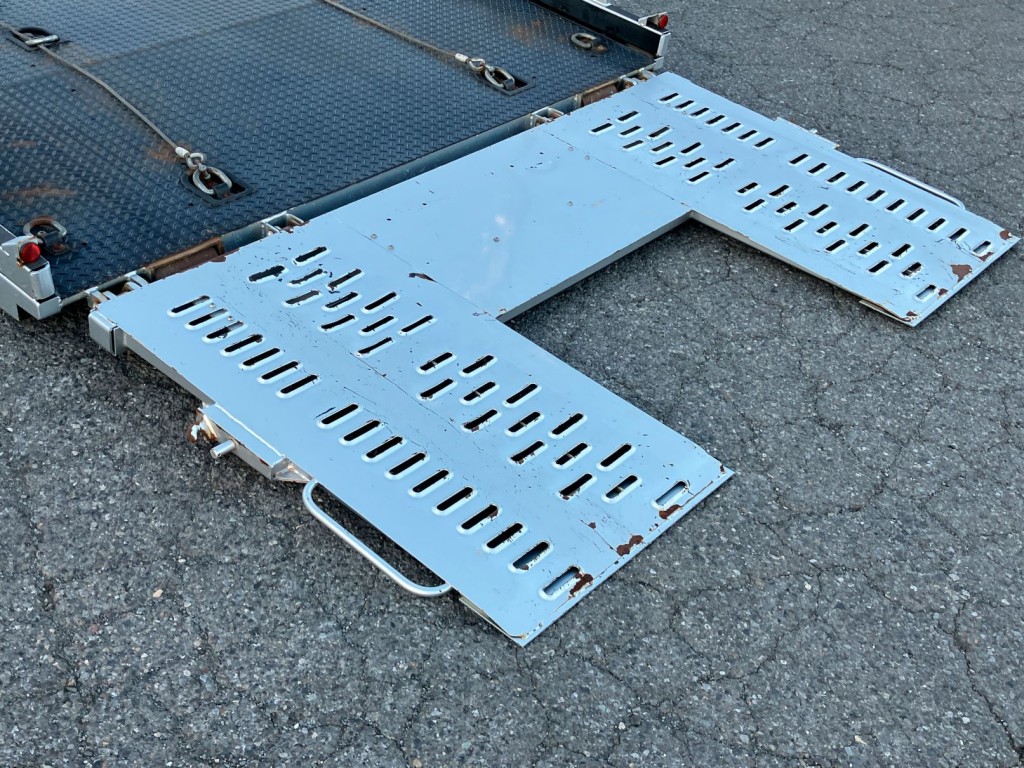 いすゞ エルフ 2RG-NPR88AN(2WD)の写真13