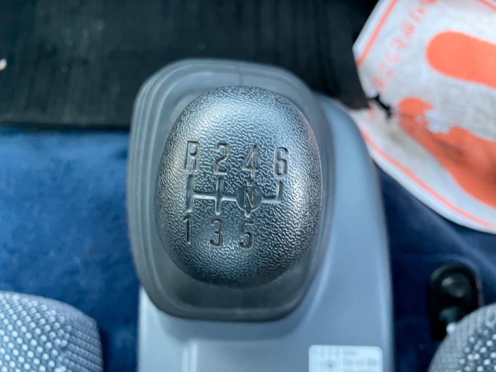 いすゞ エルフ 2RG-NPR88AN(2WD)の写真18