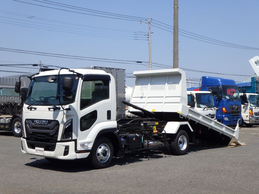 いすゞ フォワード 2PG-FRR90S3(2WD)の写真1