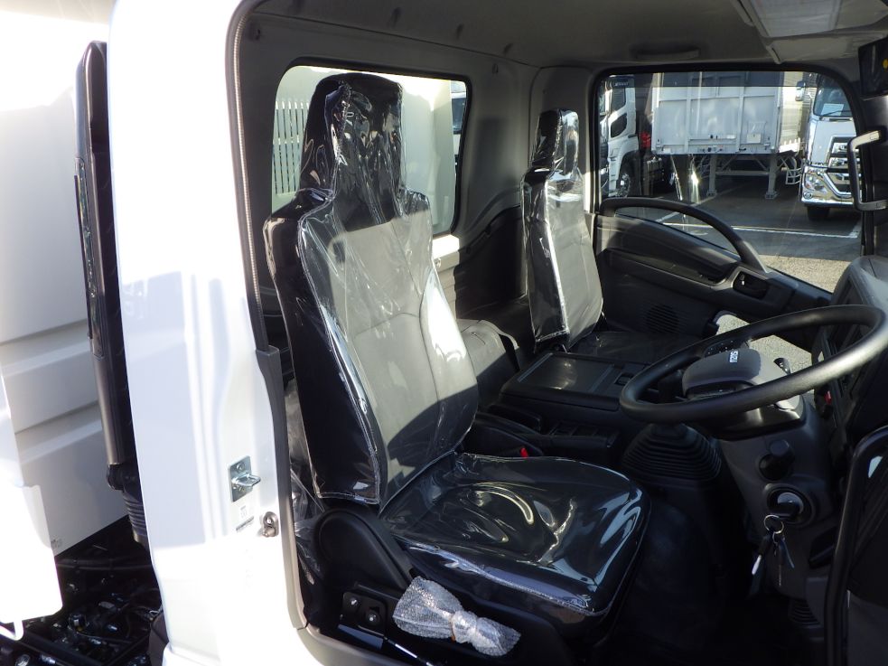 いすゞ フォワード 2PG-FRR90S3(2WD)の写真7