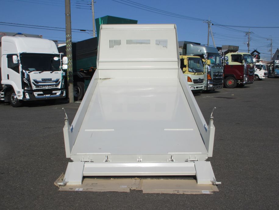 荷台全体の状態です。|いすゞ フォワード 2PG-FRR90S3(2WD)の写真8