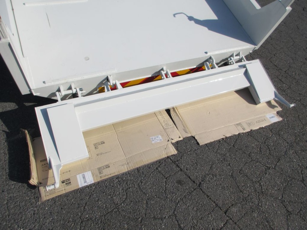 いすゞ フォワード 2PG-FRR90S3(2WD)の写真9