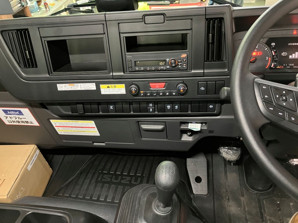 いすゞ フォワード 2PG-FRR90S3(2WD)の写真14