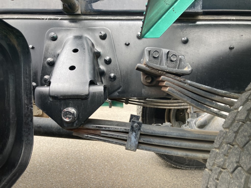 シャーシとスプリングの状態です。|日野 レンジャー 2KG-FD2ABA(2WD)の写真6