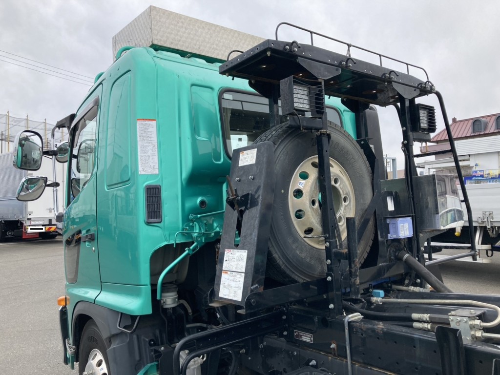キャブバックの状態です。|日野 レンジャー 2KG-FD2ABA(2WD)の写真39