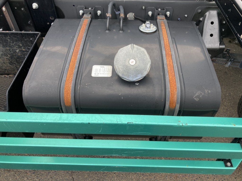 燃料タンクです。|日野 レンジャー 2KG-FD2ABA(2WD)の写真44