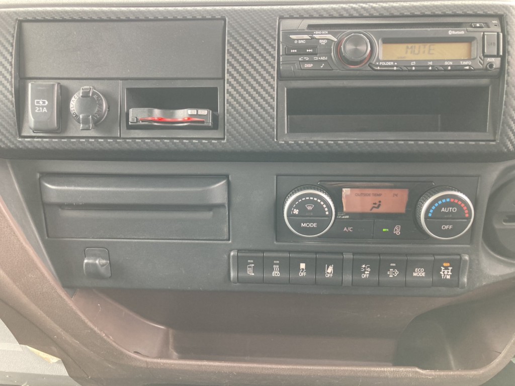 インパネ周りです。|日野 レンジャー 2KG-FD2ABA(2WD)の写真46