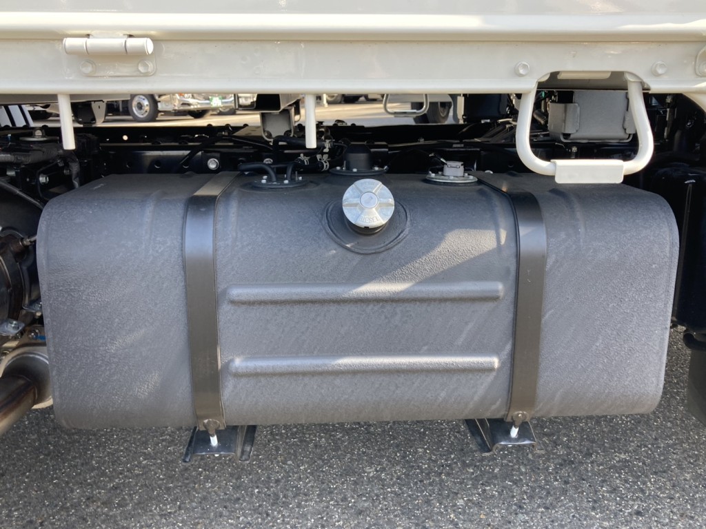 燃料タンクです。|日野 デュトロ 2KG-XZC605M(2WD)の写真19