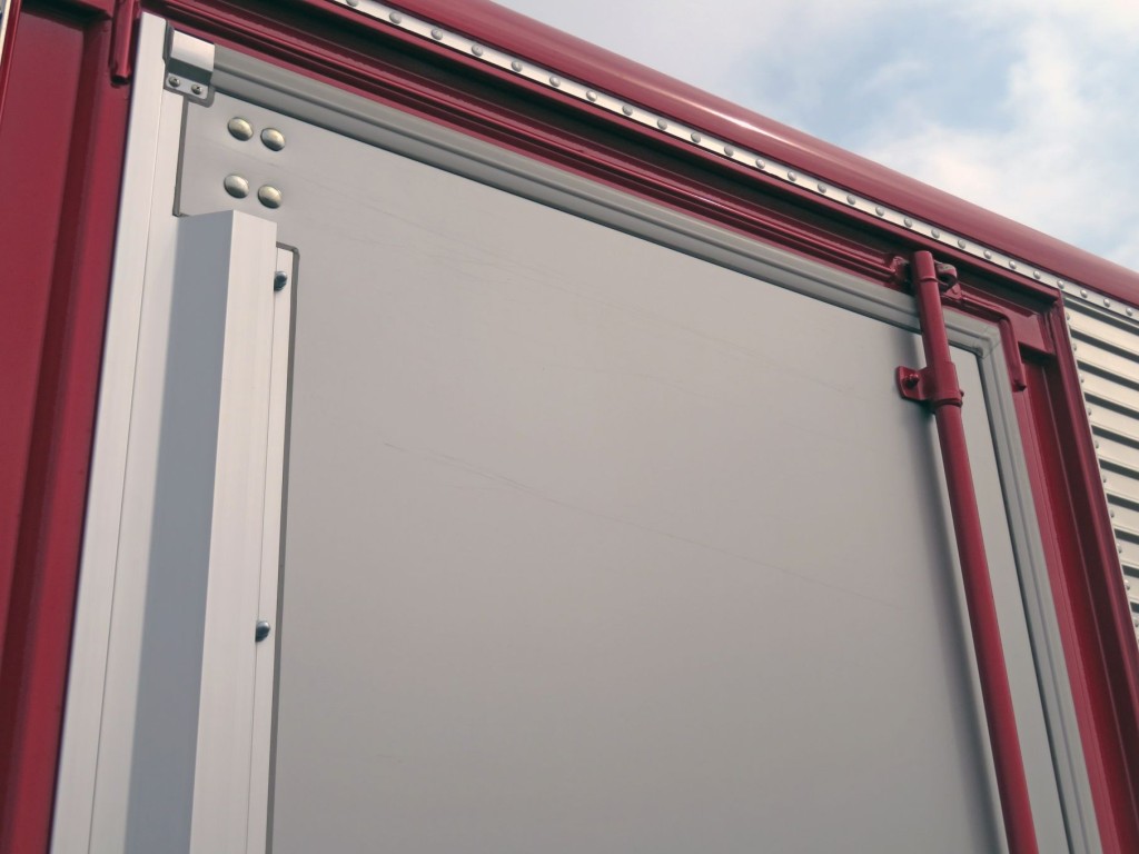 サイドドアに細かい線キズがあります。|三菱 キャンター 2RG-FEAV0(2WD)の写真14