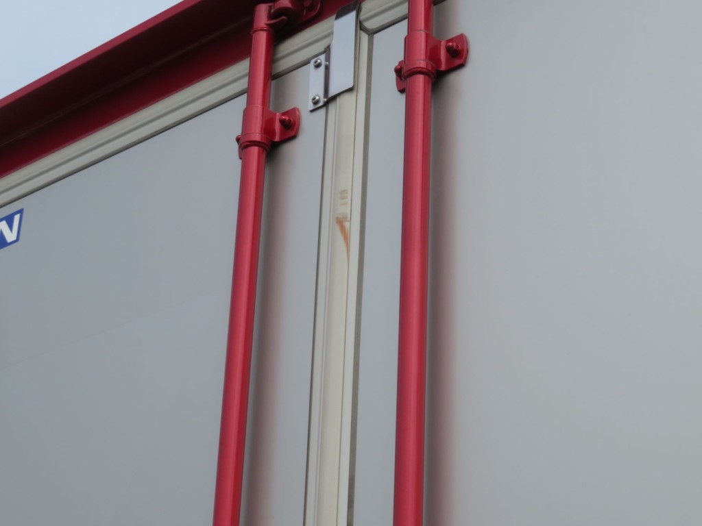 リア扉にキズがあります。|三菱 キャンター 2RG-FEAV0(2WD)の写真17