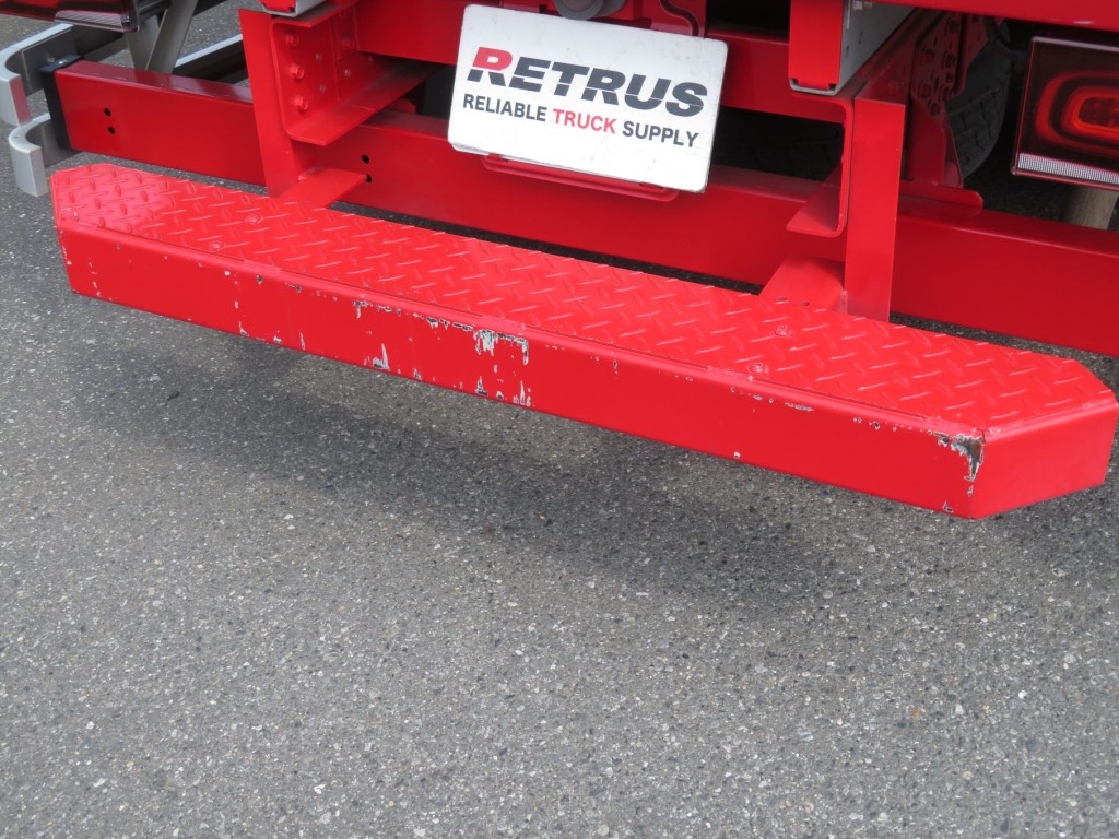 リアステップにキズがあります。|三菱 キャンター 2RG-FEAV0(2WD)の写真18