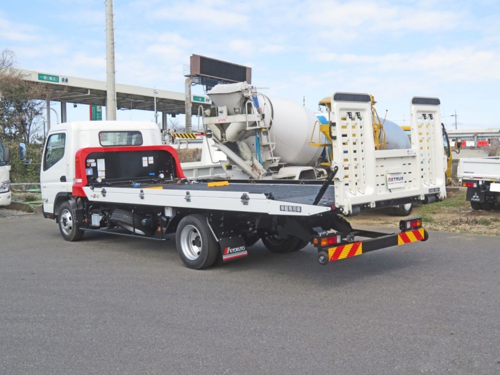 三菱 キャンター 2RG-FEB80(2WD)の写真3