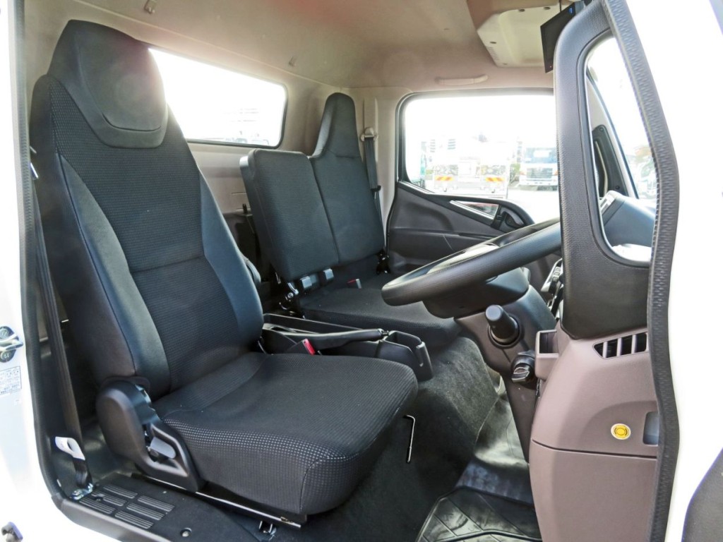 三菱 キャンター 2RG-FEB80(2WD)の写真6