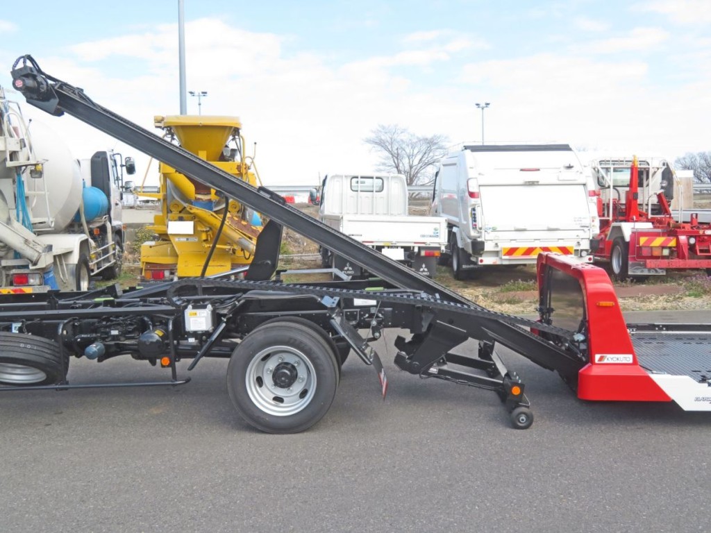 三菱 キャンター 2RG-FEB80(2WD)の写真13