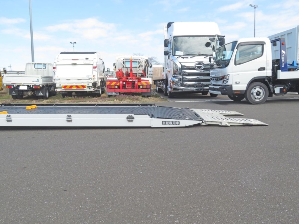 三菱 キャンター 2RG-FEB80(2WD)の写真14