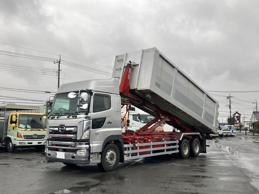 日野 プロフィア QKG-FS1EWEAの写真1