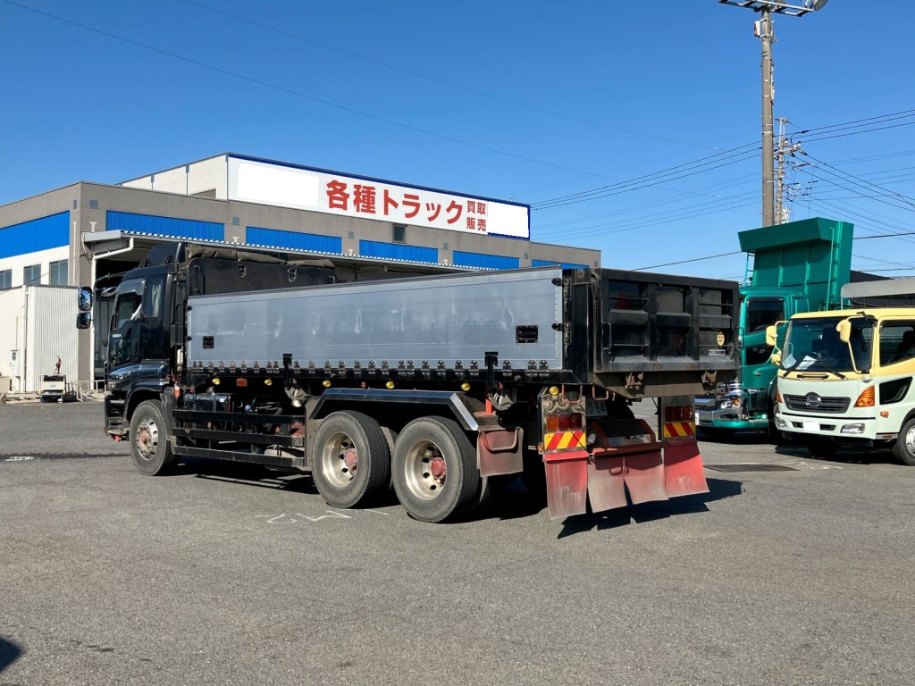 いすゞ ギガ QKG-CYM77AMの写真3