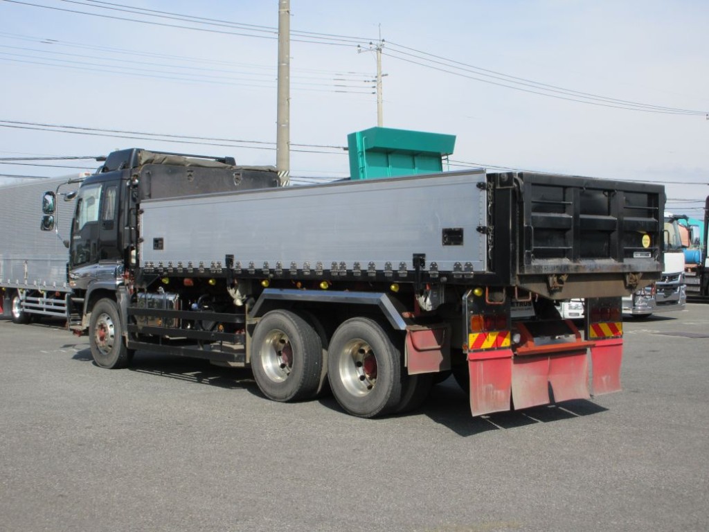 いすゞ ギガ QKG-CYM77AMの写真3