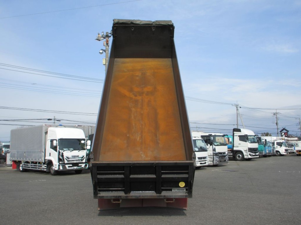 荷台全体の状態です。|いすゞ ギガ QKG-CYM77AMの写真7