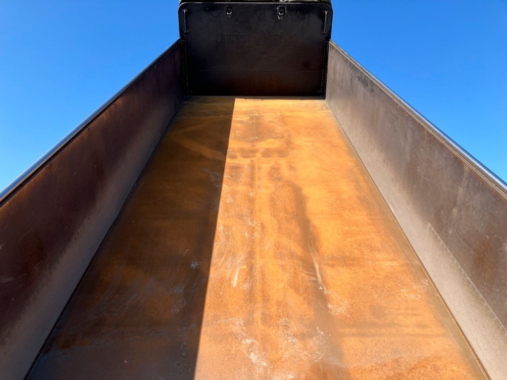 いすゞ ギガ QKG-CYM77AMの写真8