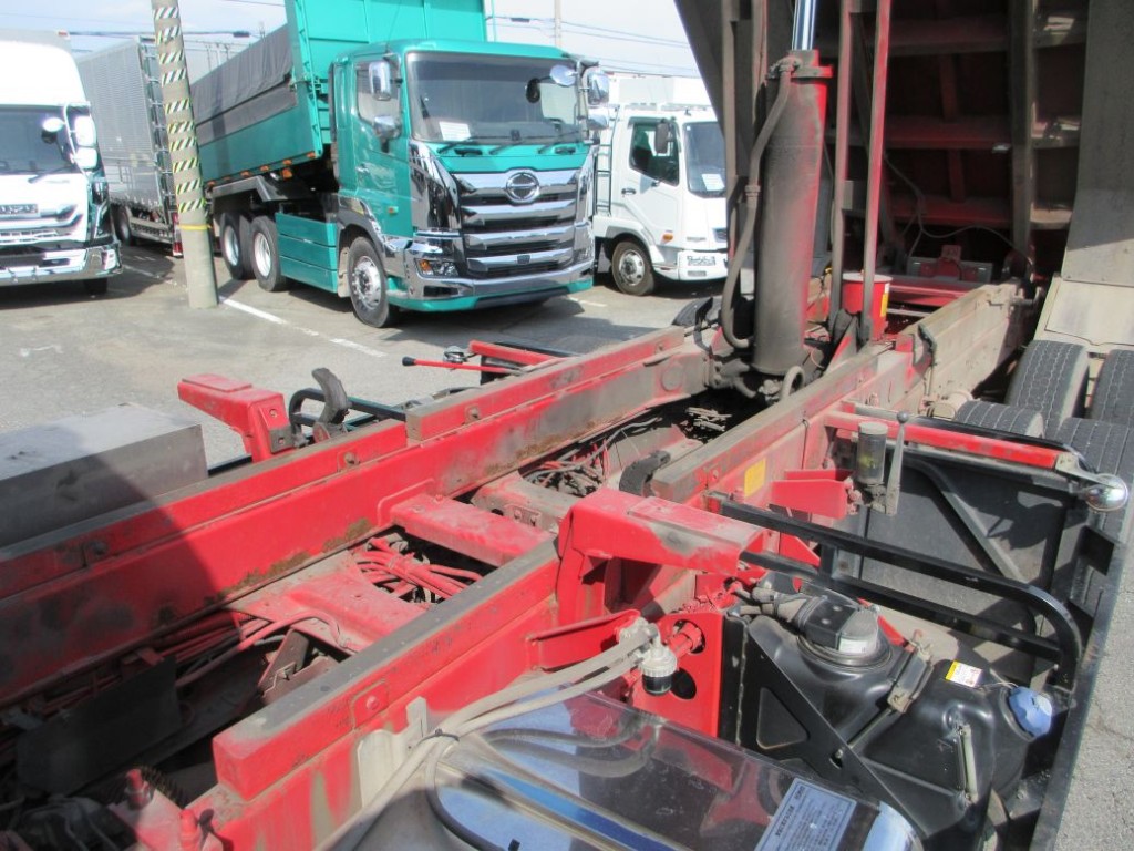 シャーシの状態です。|いすゞ ギガ QKG-CYM77AMの写真10