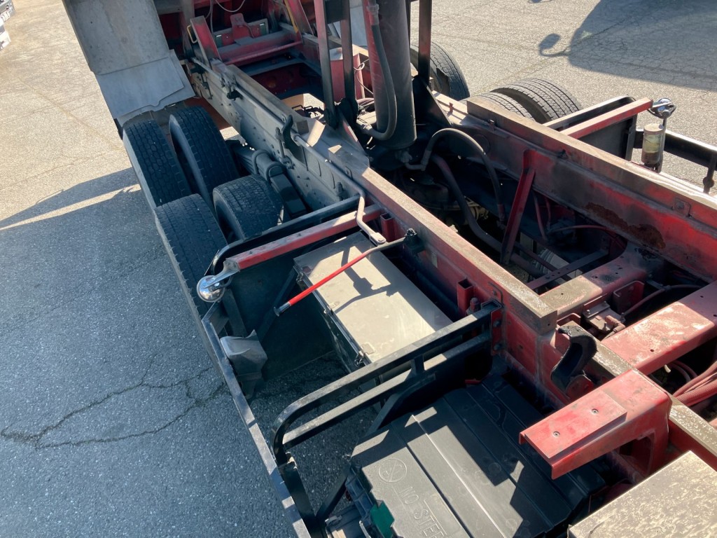 いすゞ ギガ QKG-CYM77AMの写真11