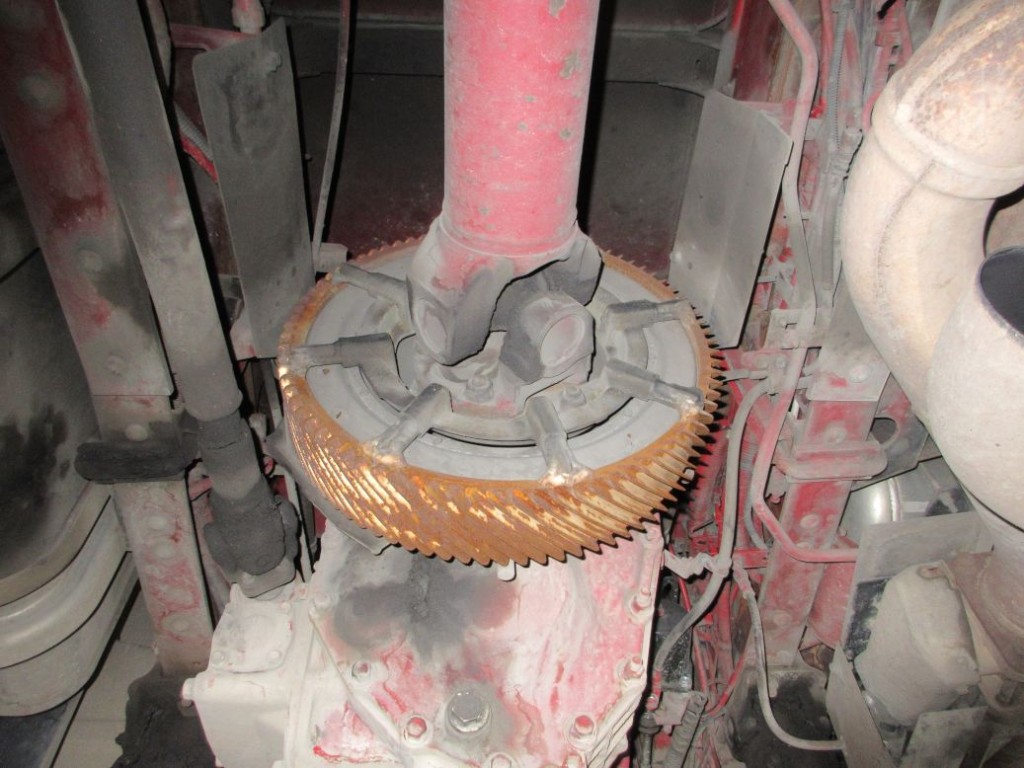 リターダ付です。|いすゞ ギガ QKG-CYM77AMの写真12