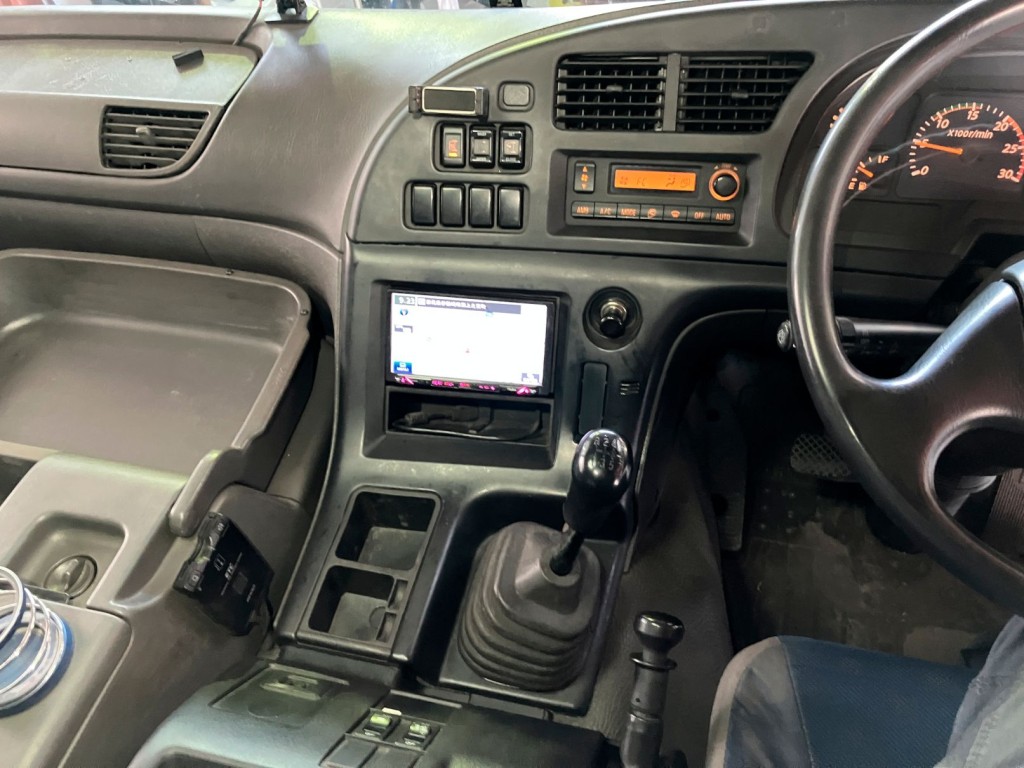 いすゞ ギガ QKG-CYM77AMの写真20