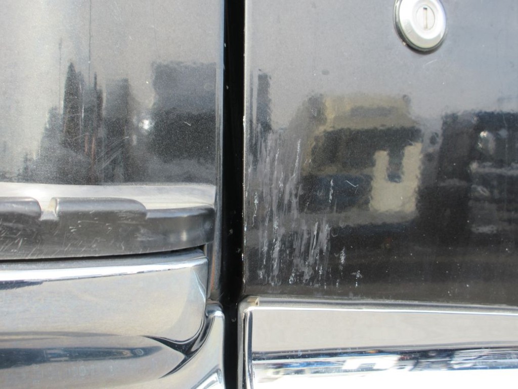 運転席側ドアにキズがあります。|いすゞ ギガ QKG-CYM77AMの写真21