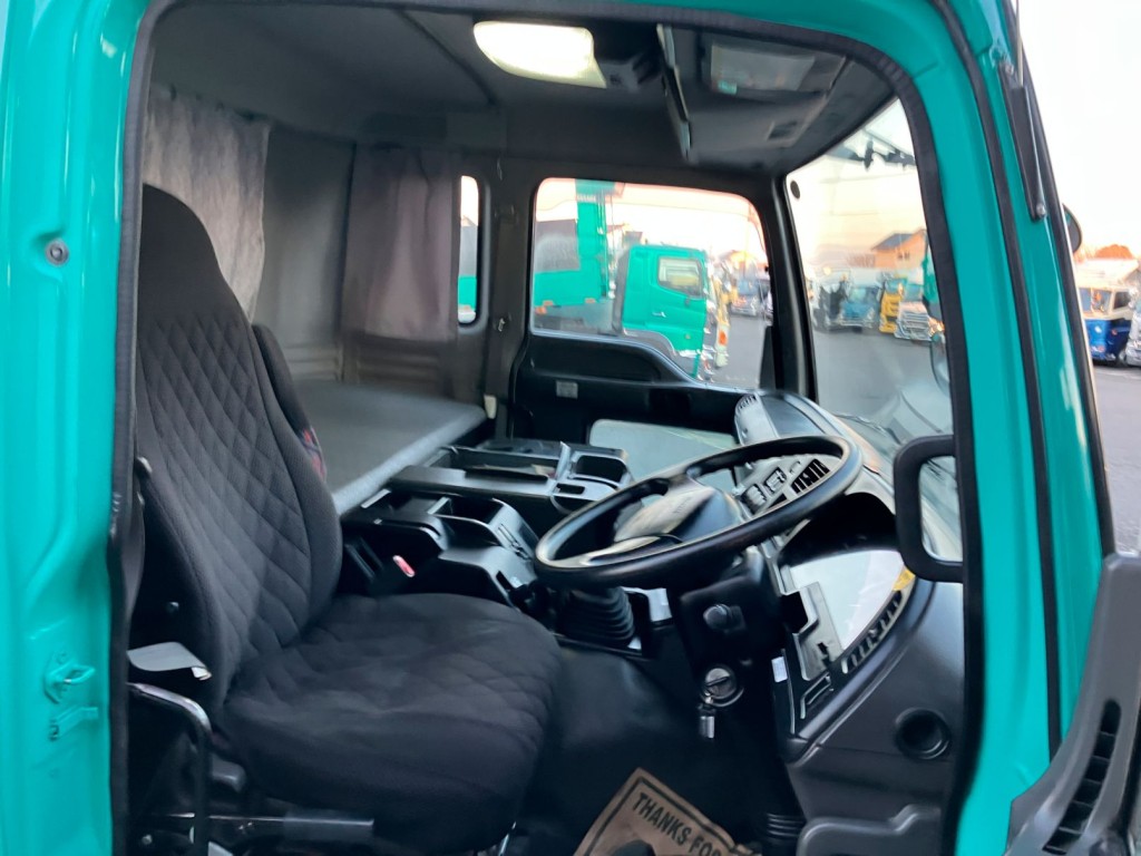 いすゞ ギガ QKG-CXZ77ATの写真5