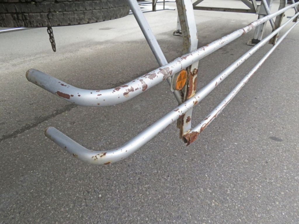 サイドバンパー後方側の状態です。(サイドバンパー下部に破損個所があります)|東急 TF36H2C3の写真24